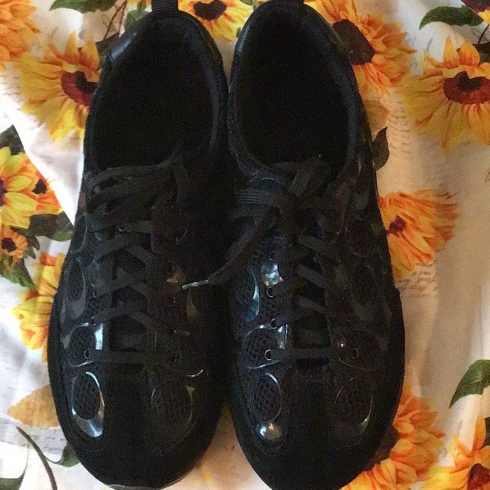 Coach Black, Shiny Signature C Sneakers Size 9